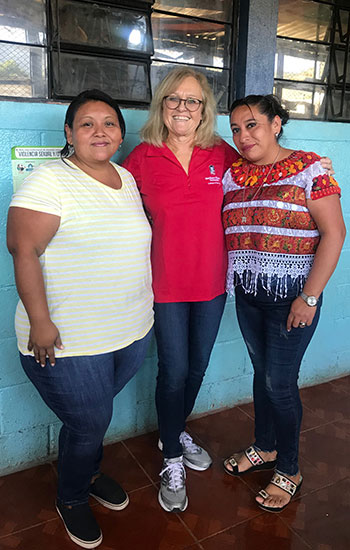 Mayra Daniel (center) and teachers from Guatemala.