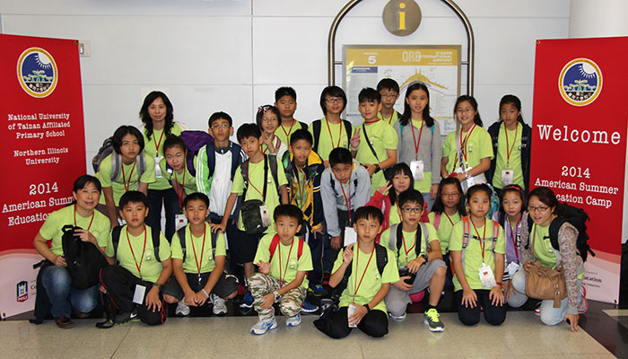 National University of Tainan Affiliated Elementary School group photo